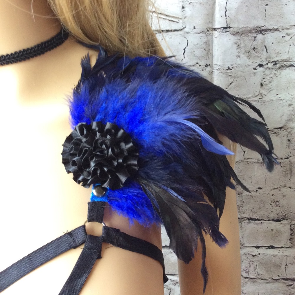 🌺 3PC BLUE FEATHER HARNESS CHOKER CLIPIN RAVE BOHO COSPLAY COSTUME BRA COVER - Picture 4 of 7